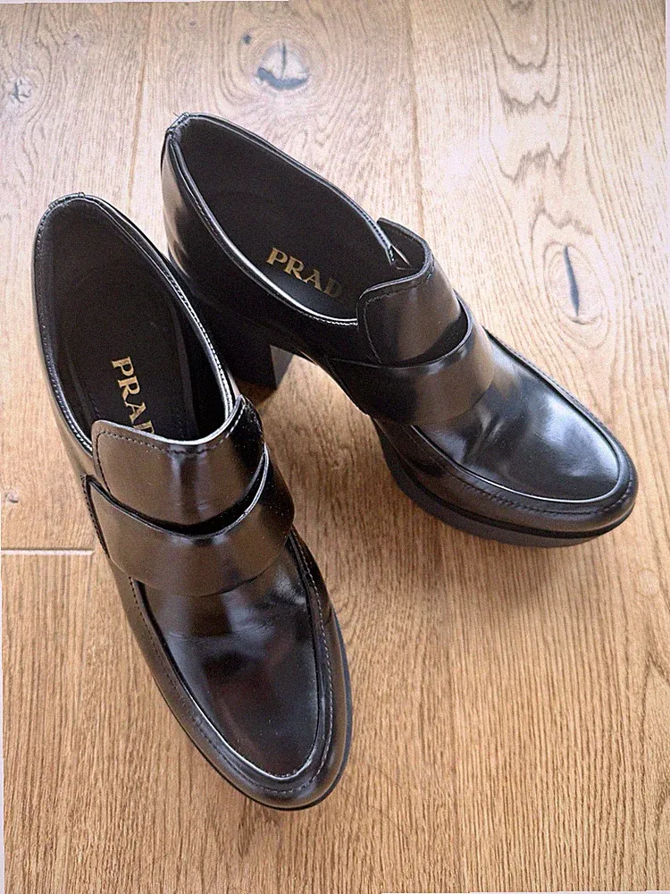 PRADA Damen Loafer Heels Leder schwarz 38,5 Profilsohle