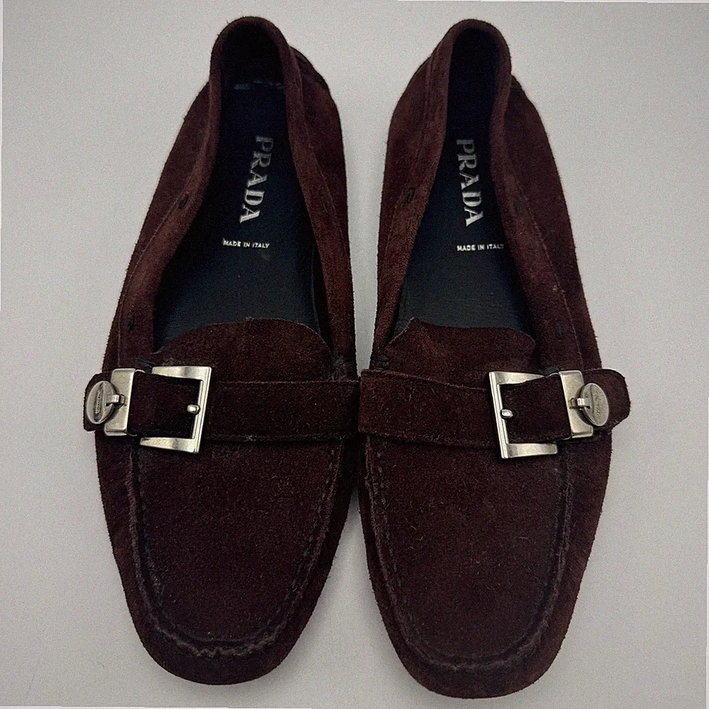 Prada Damen Loafer Slipper Burgund Wildleder Größe 36,5 UK 4