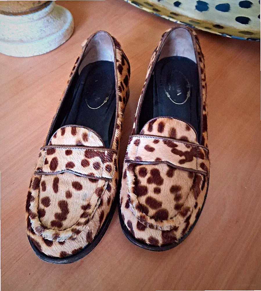 Prada Damen Slipper Loafer flach Leder Leopardenmuster Beige Braun 37