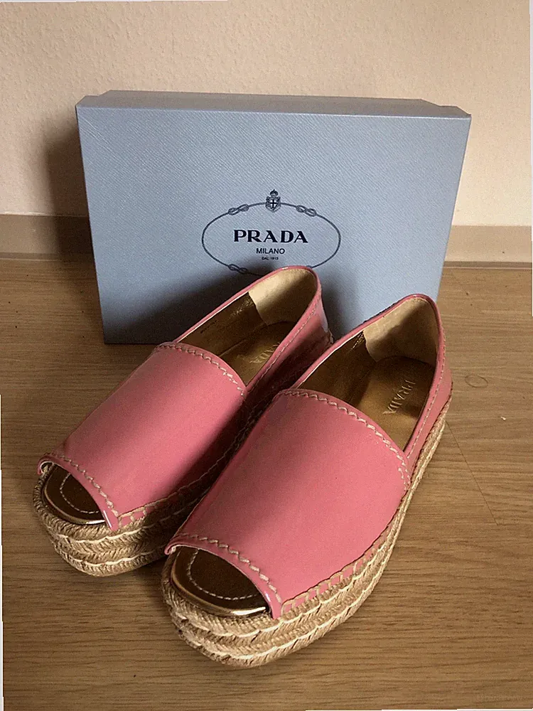 PRADA Espadrilles Gr. 41 Damenschuhe Pumps Plateau Loafer Lackleder Leder NEU
