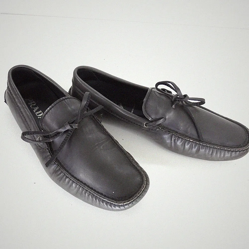 Prada Herren Halbschuhe Fahrschuhe Grau Glatt Poliert Leder Freizeit UK 7 EUR 41