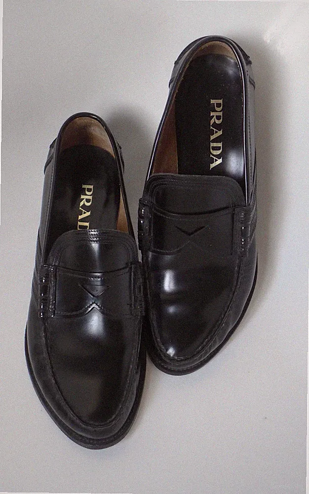 PRADA Herren Halbschuhe Leder schwarz mit sehr schönem Ornament an den Seiten Gr.7