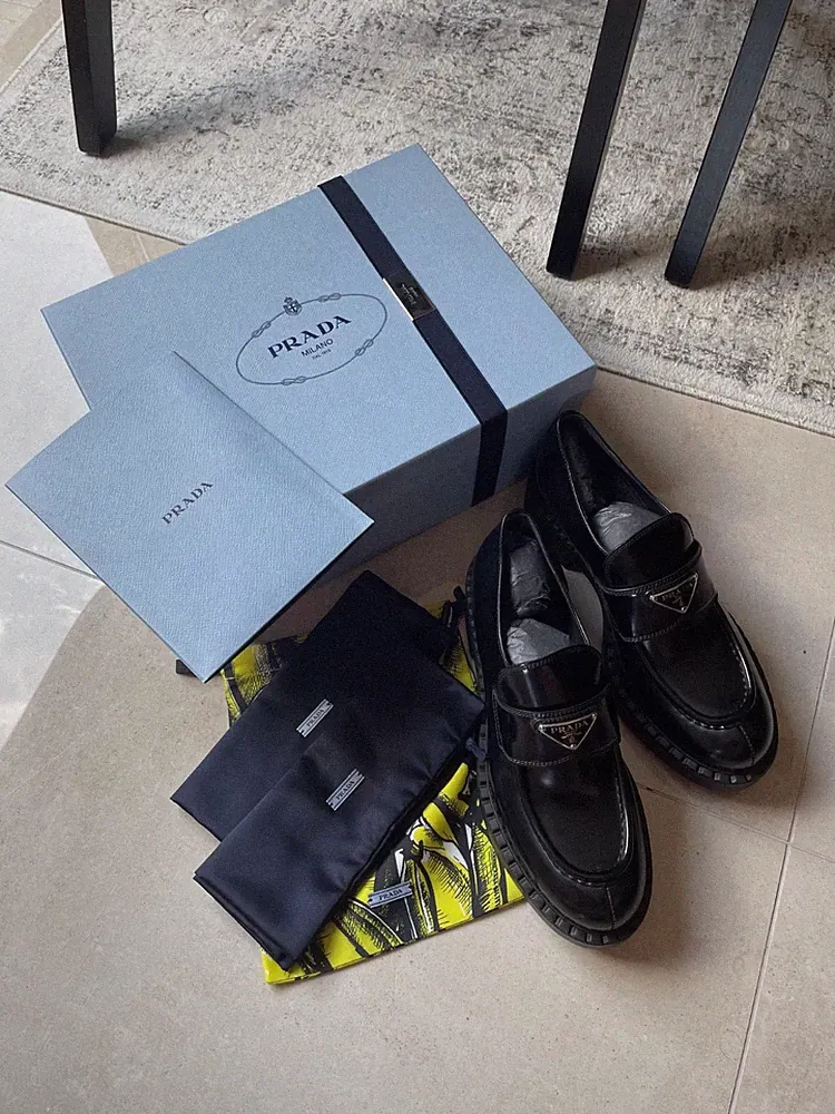 Prada Loafers Damen 39-39,5 Chocolate Mokassins aus Leder, Schwarz Neu