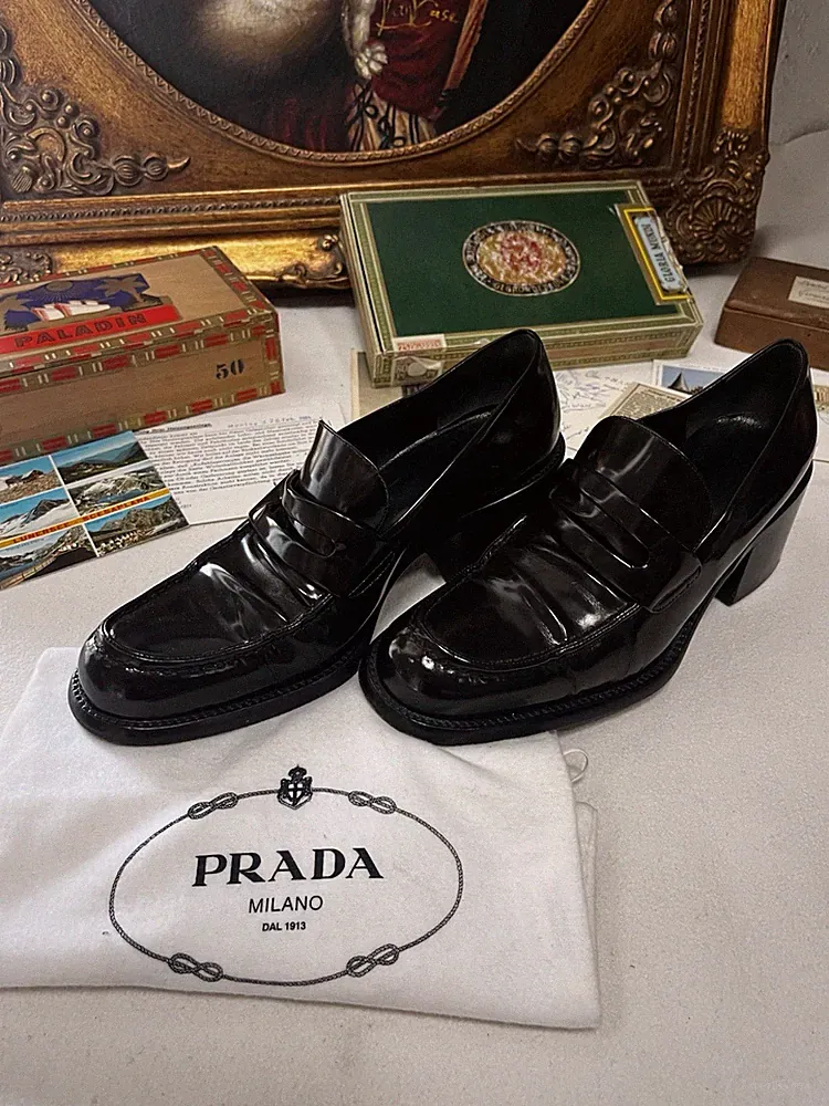 Prada Milano Loafer elegant Leder Schwarz Slip-On EU 38 Herstellernr. 0160 85