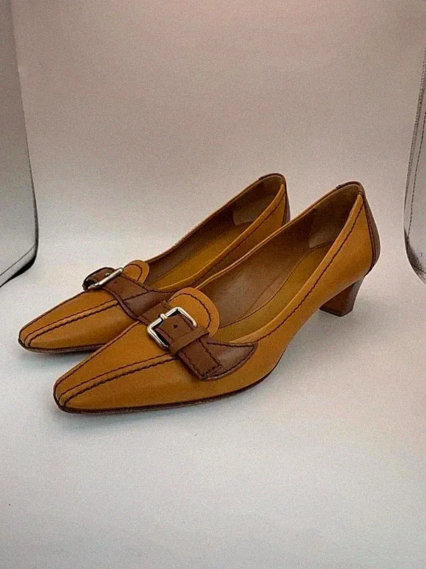 Prada Pumps Loafer Stil mit Schnalle Leder Braun Beige Kitten Heel spitz Vintage