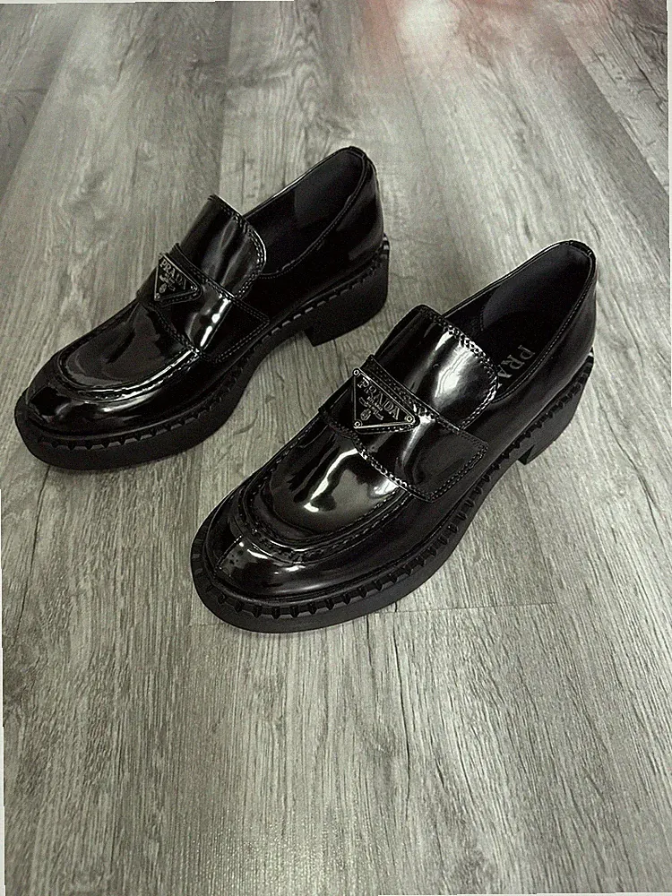 Prada Schuhe Halbschuhe Größe 40 EU