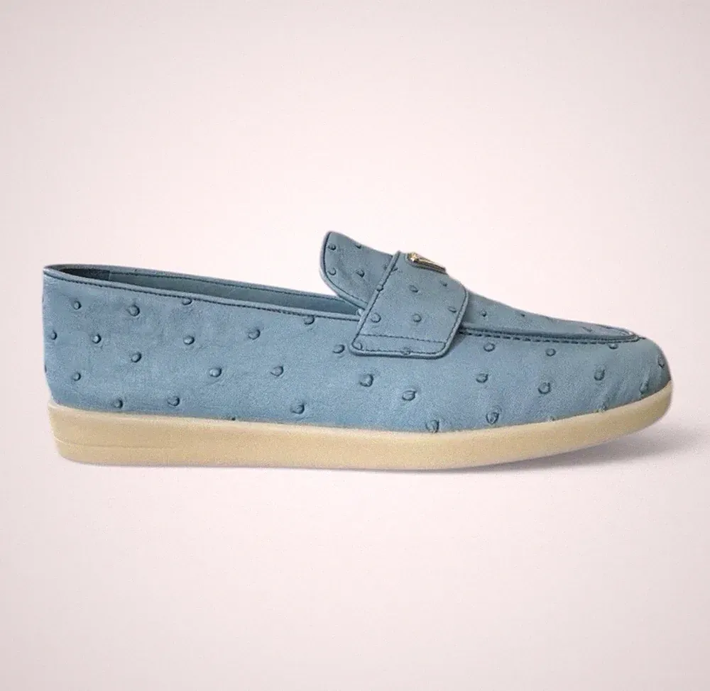 Prada Straußenleder Halbschuhe Himmelblau Triangle Logo Größe EU 45 Made in Italy