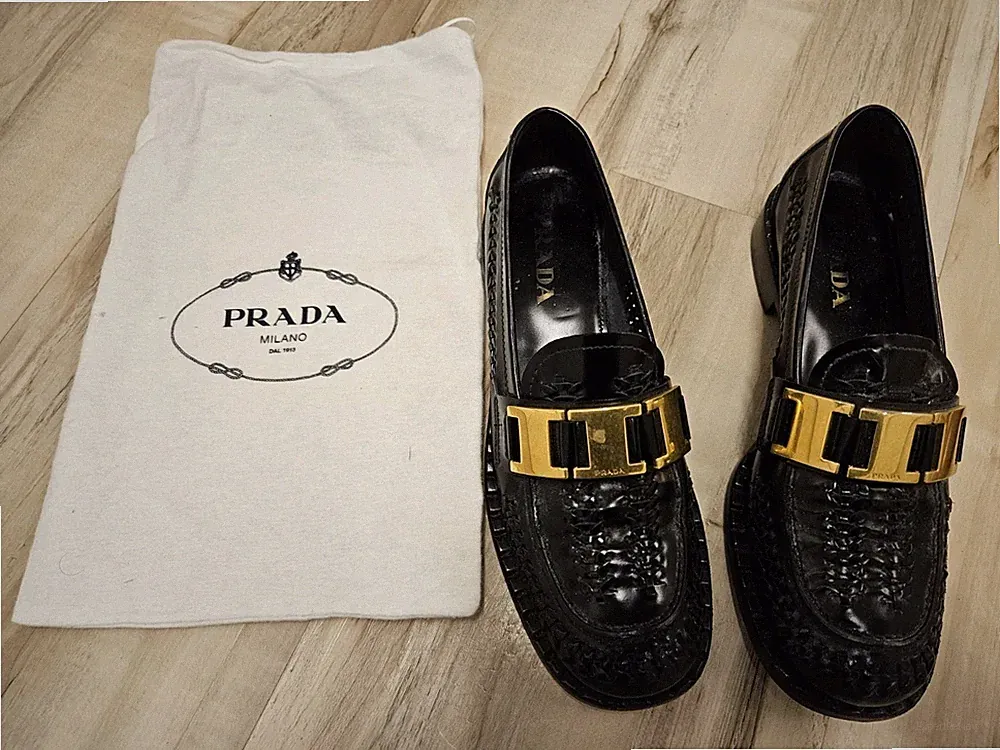 Prada Woven Loafer Schuhe Gr. 40 Damen Schwarz goldene Schnalle