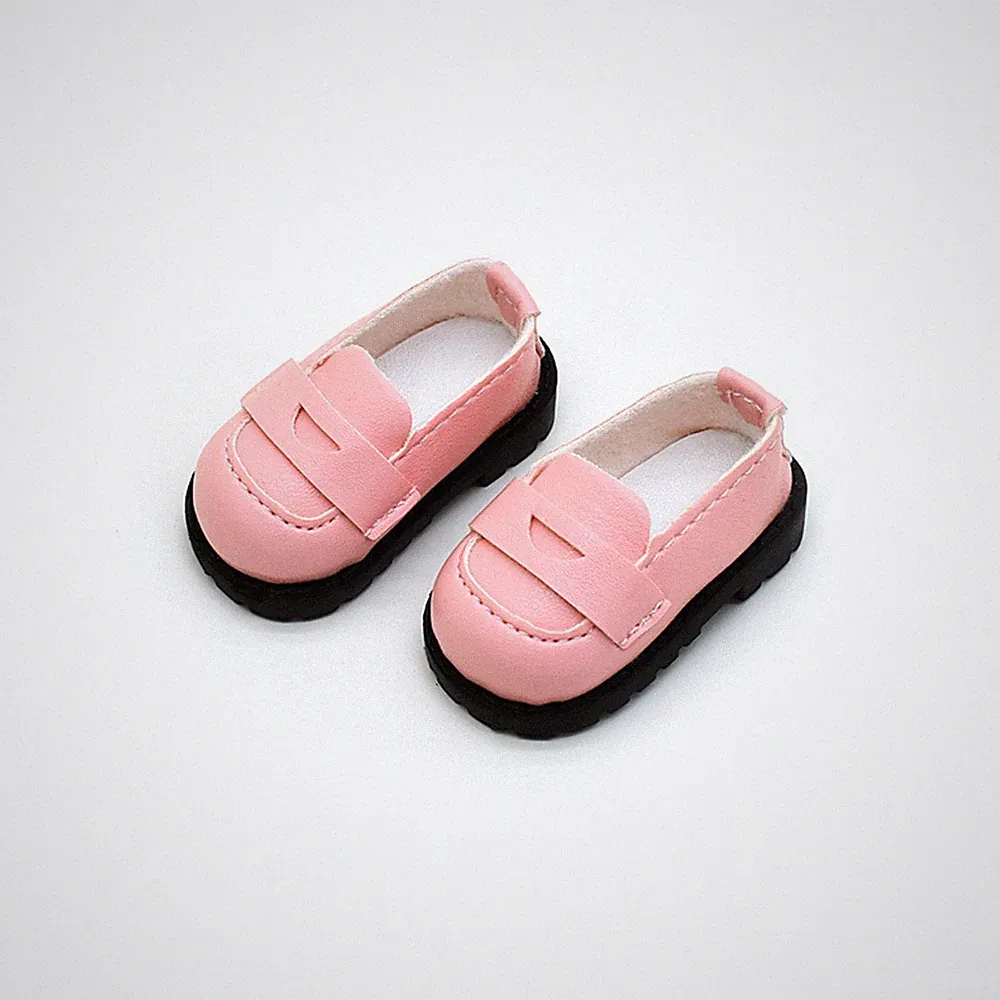 Puppen-Loafer mit Nähten Dollenschuhe glatte Oberfläche