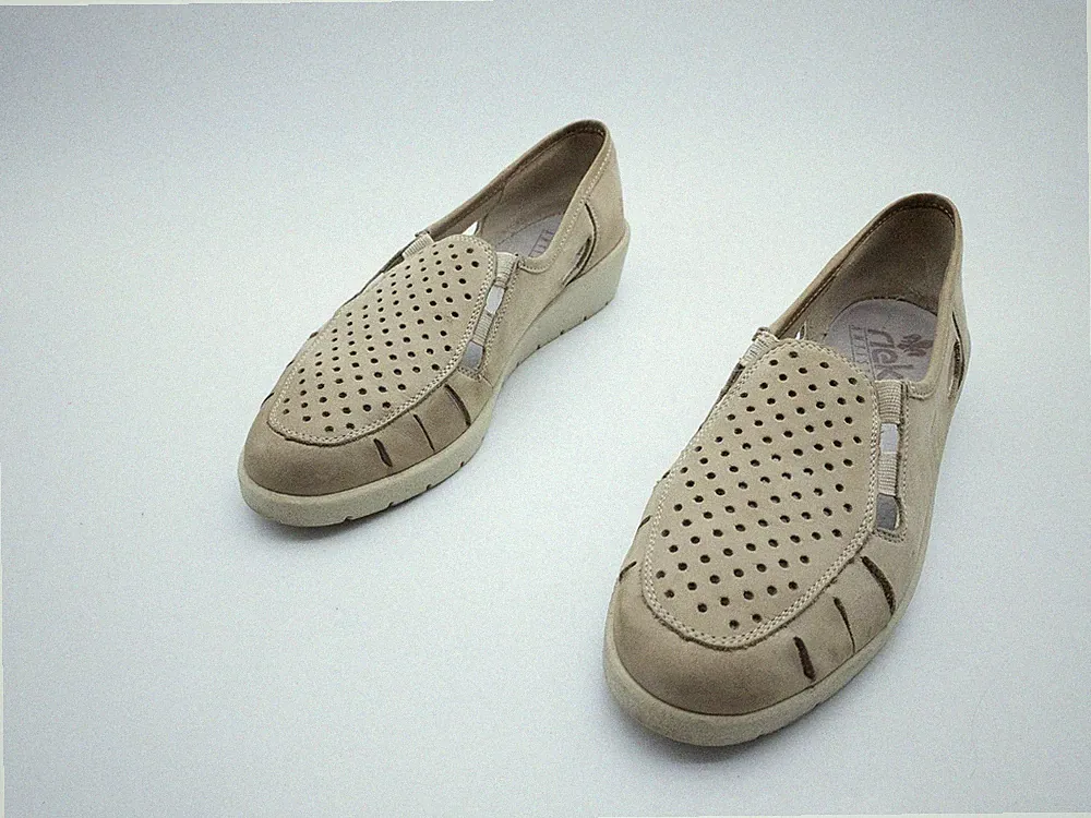 rieker Damen Slipper Freizeitschuhe Loafer Leder Beige Gr. 37,5 EU Art. 39899-56