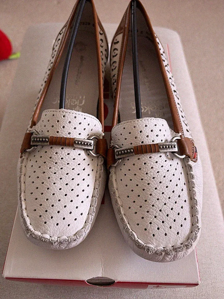 Rieker Damen weiße Leder Mokassin Flats UK 6,5 leichte perforierte Halbschuhe