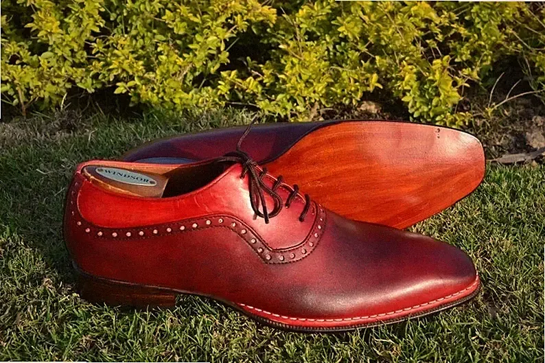 Rote Oxford Schuhe mit Schnürung und Handgenäht für Herren, Leder, für