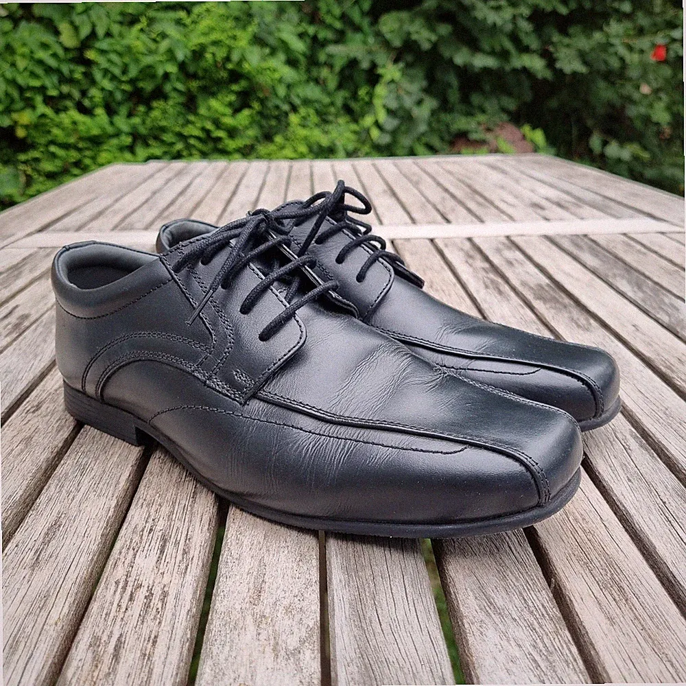 Russell and Bromley Jungen Schulschuhe Schwarz Leder Halbschuhe UK 5 Top Zustand