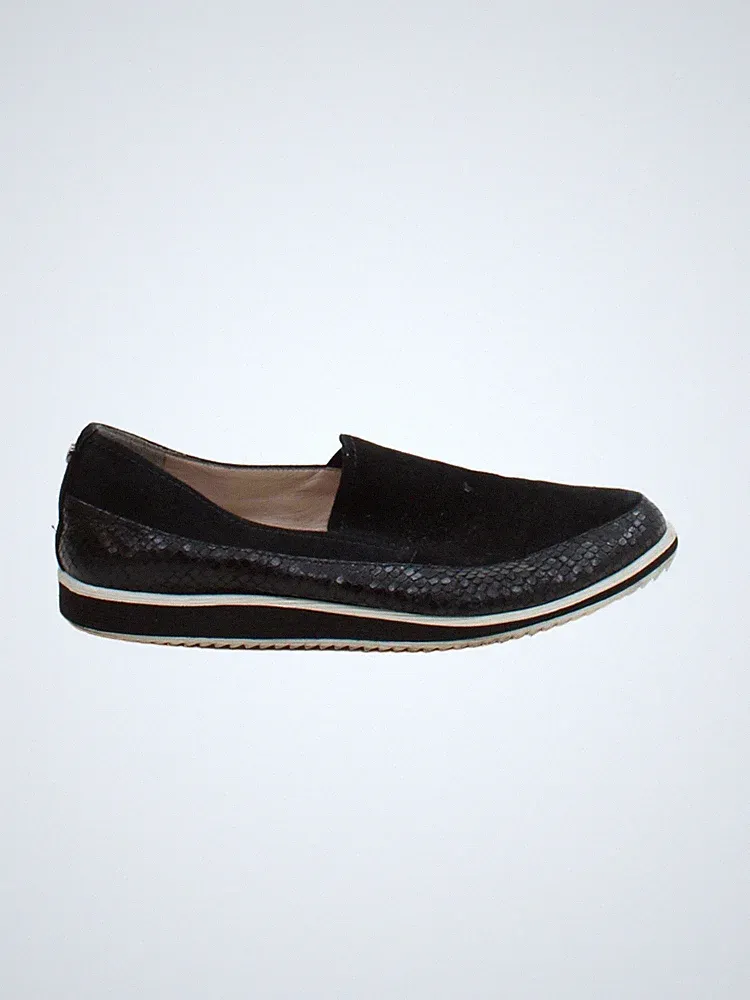 Russell & Bromley flache Damenschuhe UK 6,5 schwarzes Wildleder mit Leder-Loafer