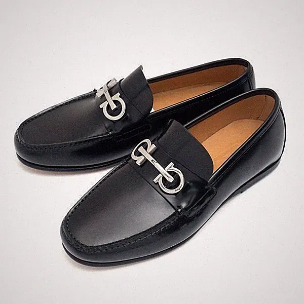 Salvatore Ferragamo Gancini Ornament Loafer 51489288 [U]