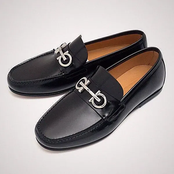 Salvatore Ferragamo Gancini Ornament Loafer 51489288 [U]