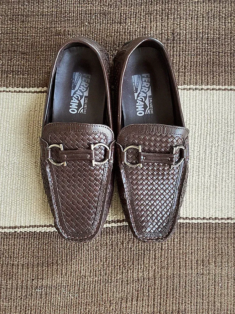 Salvatore Ferragamo Halbschuh aus geflochtenem Leder braun Gr. 40