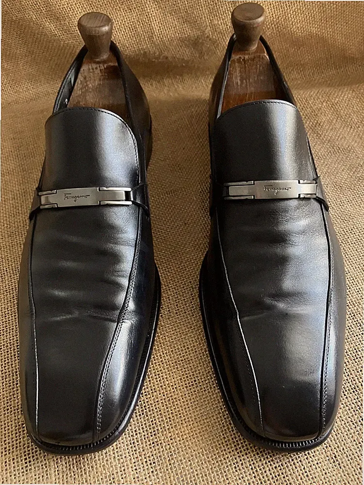 Salvatore Ferragamo Herren Schwarz Leder Slipper Halbschuhe Größe UK 9 || US...