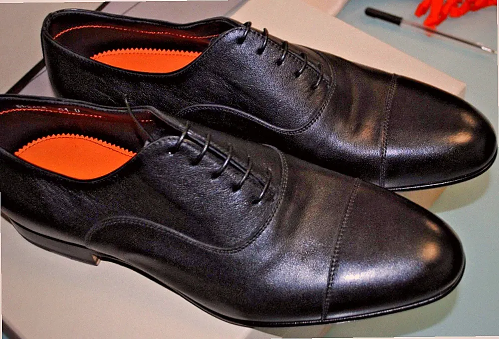 SANTONI SCHNÜRSENKEL ECHTLEDER GR 43,5 750,00 KARTON. SAN-26L23