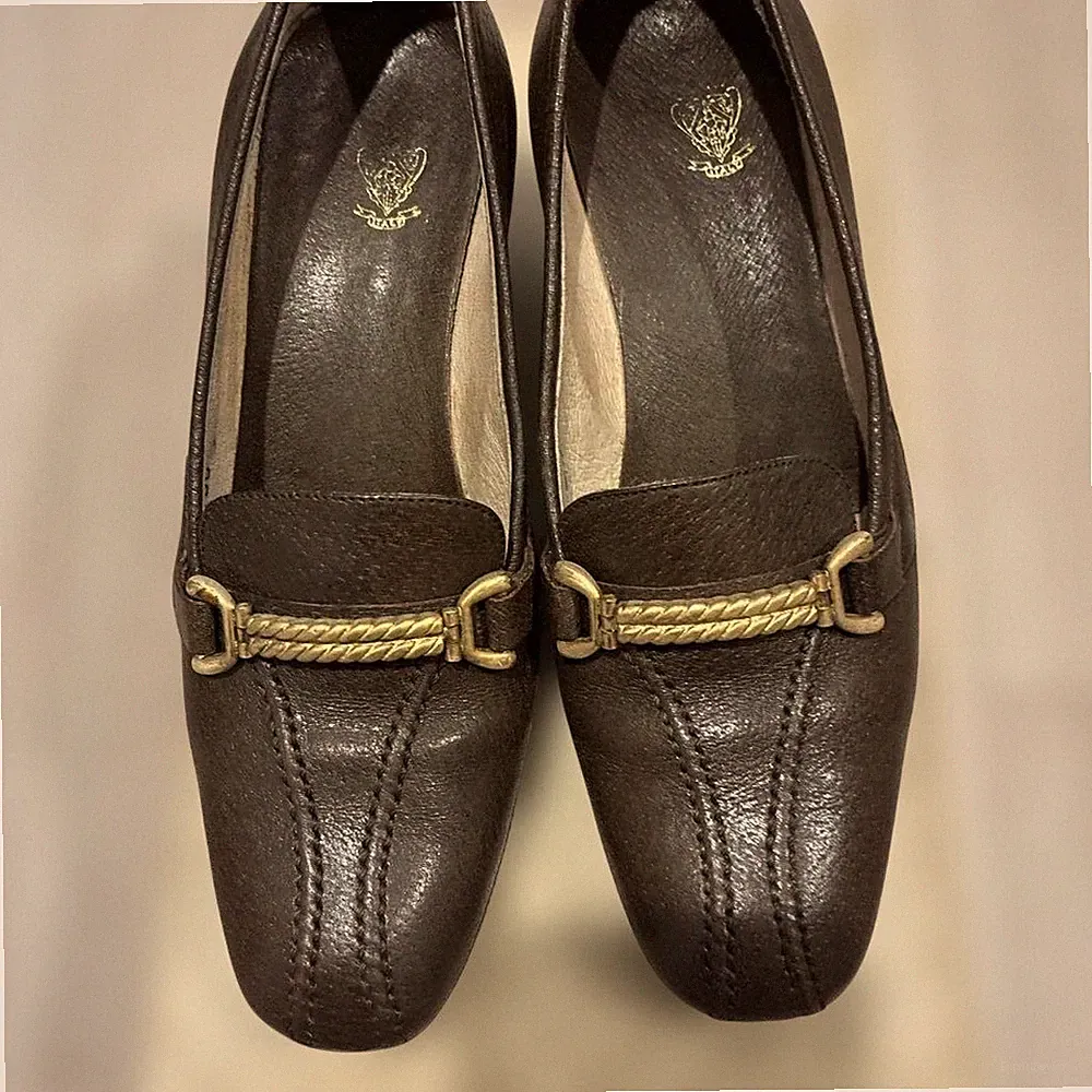 Seltene GUCCI braune Leder Loafer Pumps mit Goldkettenakzent Größe 35,5