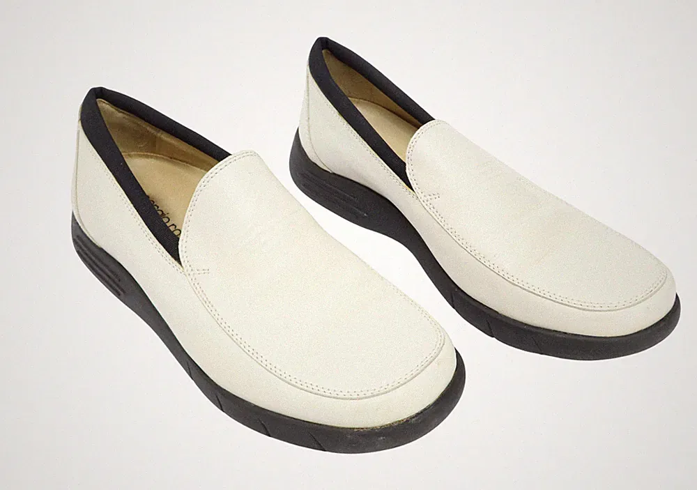 SERGIO ROSSI Shoes Men's EU 41 Ivory Round Toe Pull On Flat Sole Loafer