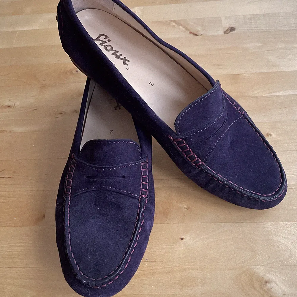 Sioux Damen Leder Mokassin -Loafer- Slipper- wie neu Gr. 7 -lila mit pinker Naht