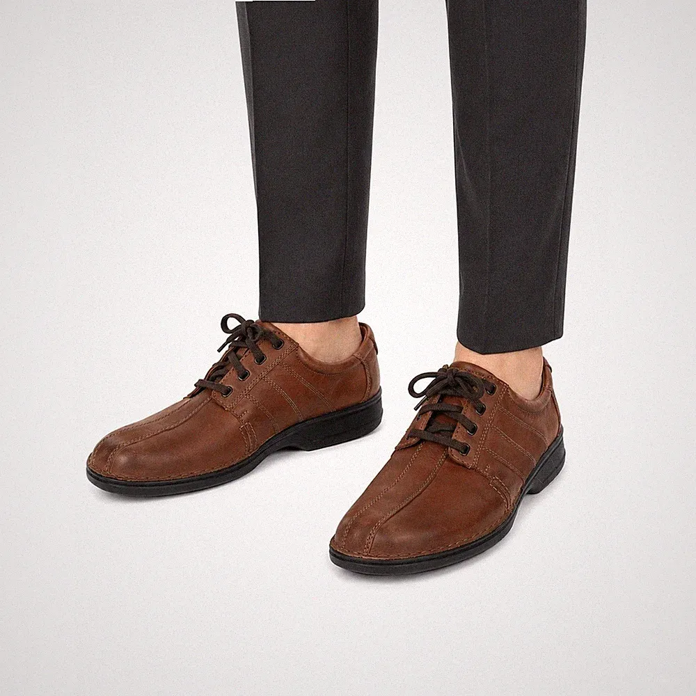 Size 10.5 Clarks Collection Men's Touareg Vibe Brown Leather Oxford Dress Shoes