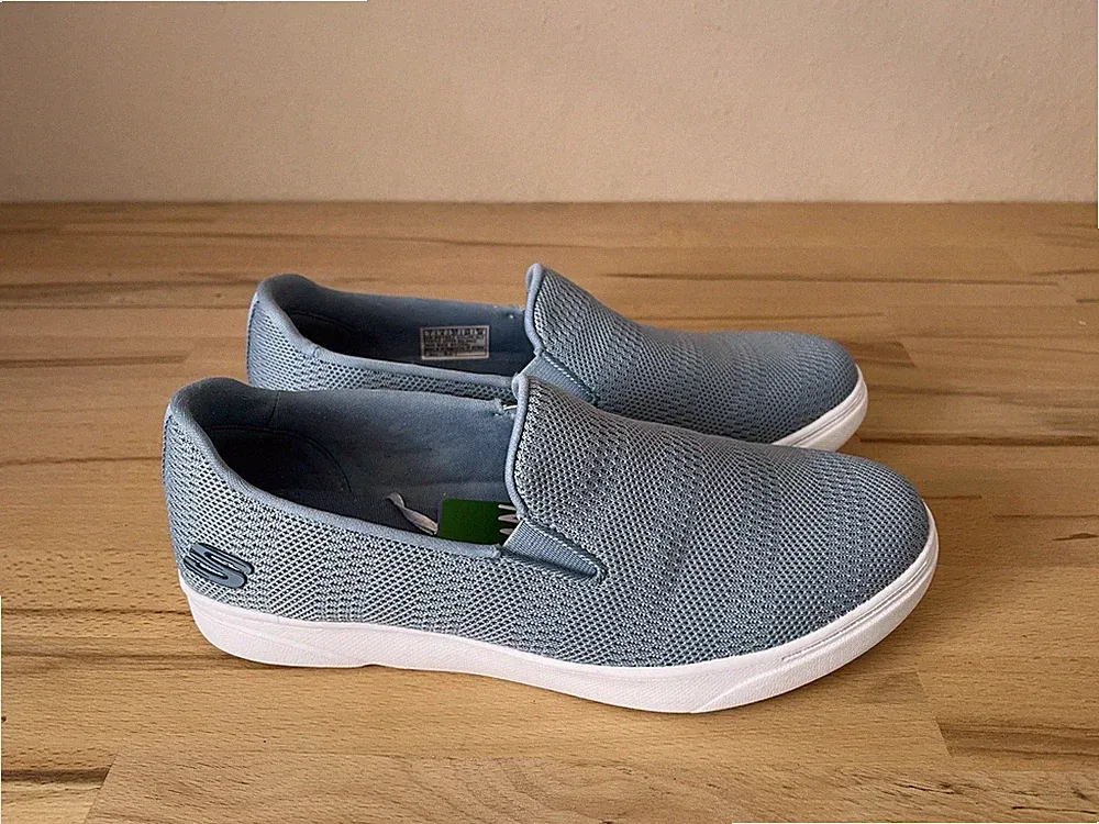Skechers Damen Sneaker Slipper Loafers Rufina Memory Foam Blau Größe 37 Neu