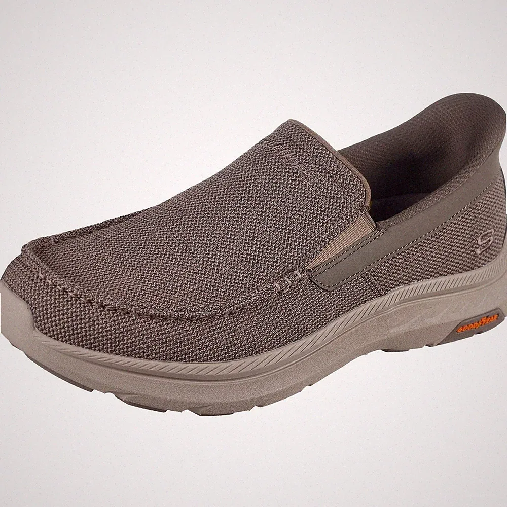 Skechers Pollard Wilfred Herren Slipper In Taupe Aus Textil