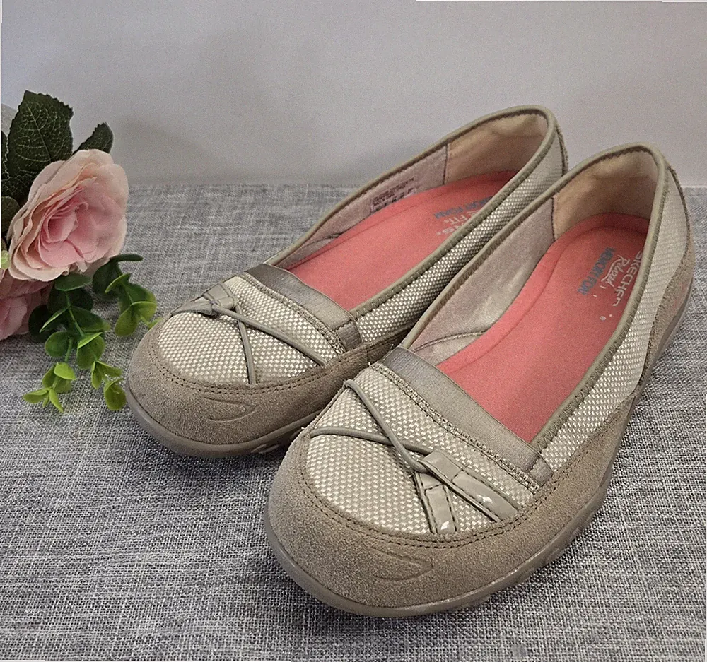 Skechers Relaxed Fit Memory Foam leather textile taupe loafers, size 8M