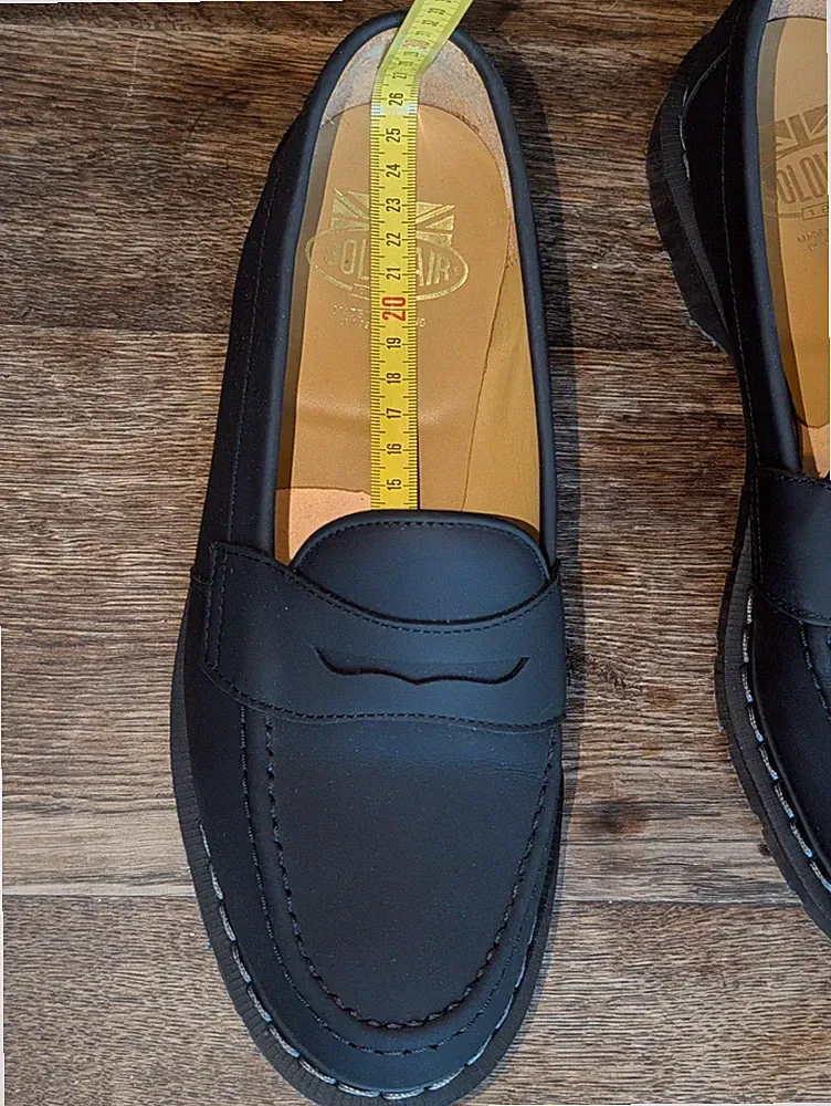 Solovair Black Greasy Penny Loafer – UK 6.5 (US 7.5/8.5) – NEU – Innenlänge 26cm