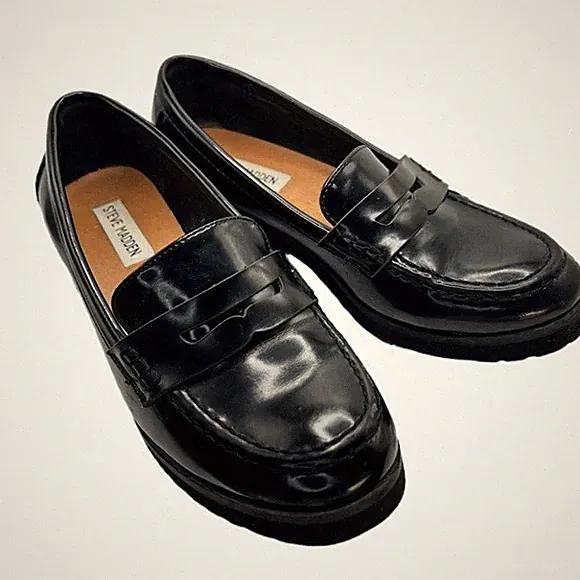 STEVE MADDEN Women's CICILY BLACK Vintage Y2K Leather Loafers SIZE EUR 38 US 7.5