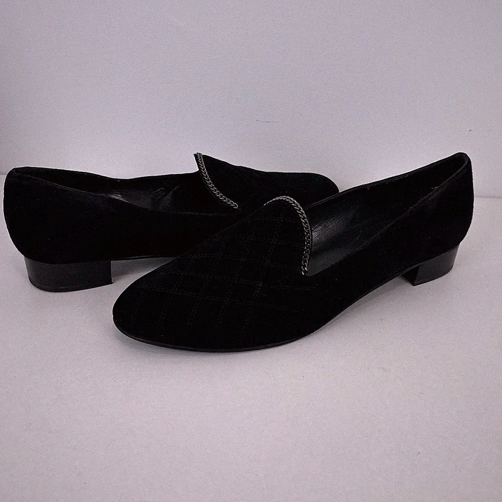 Stuart Weitzman schwarz Punze gesteppte Halbschuhe Wildleder Kettenbesatz Größe 12 US 10 UK
