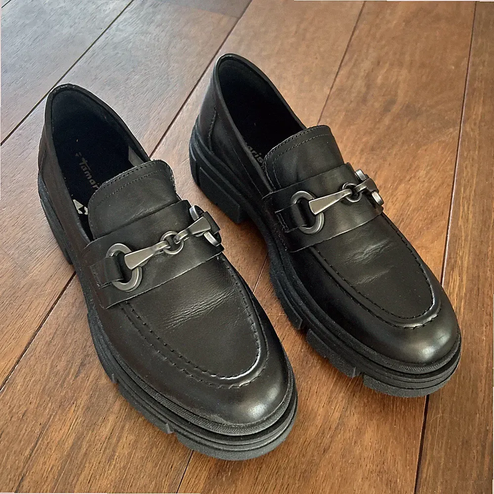 Tamaris Damen Leder Loafer in Mokassin Art Gr 41 Brandneu