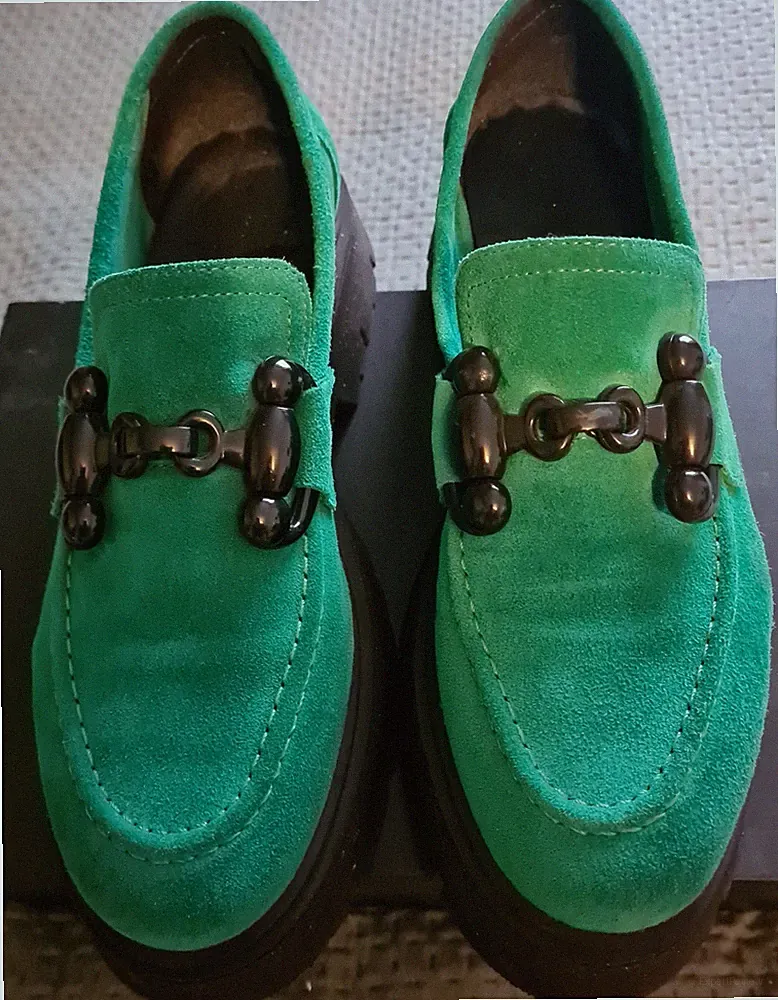 Tamaris, grüne Loafer in Größe 41, aus Leder, mit Schnalle, neuwertig