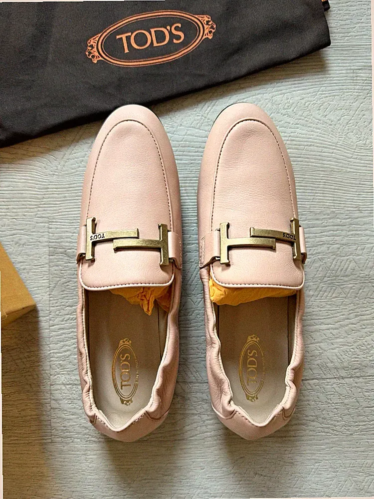 Tod's Damen Slipper Loafer Mokassins Leder Rosa EU 36,5 mit Logo-Schnalle