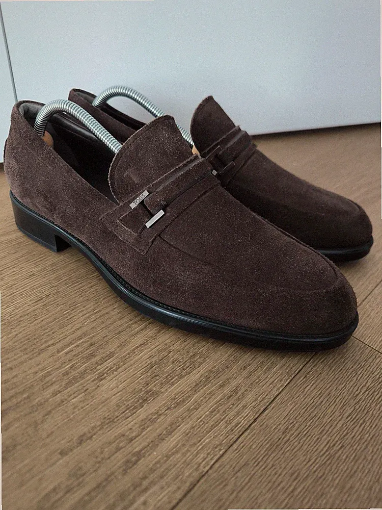 Tod's Herren-Loafer in Braun, Größe 42 (EU), Veloursleder, auffälliges Logo