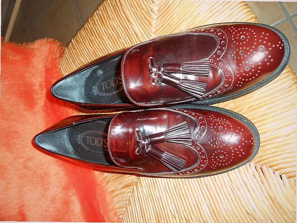 Tod`s Leder-Loafer, neu noch nie getragen, Gr. 39 1/2, mit Quasten, Farbe:weinro