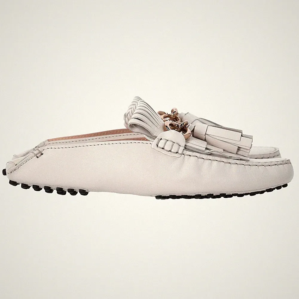 Tod's Loafer Mit Quaste Und Kettendetail Aus Weißem Leder Weiblich Weiß 36