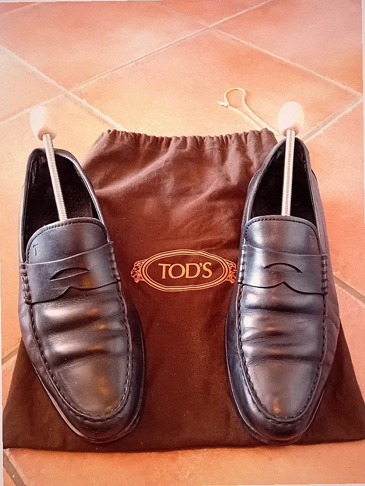 TOD'S Loafers aus Kalbsleder in schwarz UK 8,5 EU 42,5
