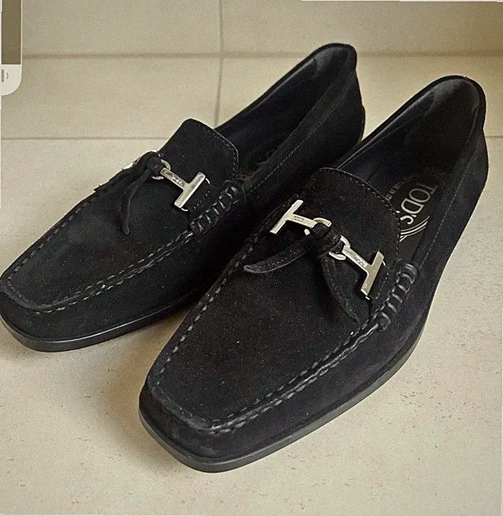 TOD'S Mokassin Loafer Wildleder Schwarz Slip-On Karree Logo Metallspange EU 36,5