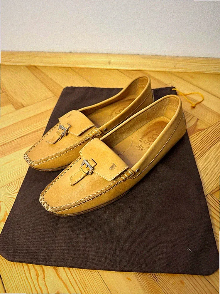 TOD'S Mokassins/Loafer Beige Leder Slip-On Logo Schnalle Unisex EU 37