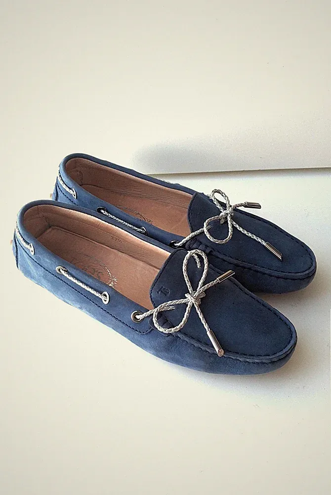 TOD'S Schuhe Loafer 37.5 Gommino Nubuk Leder HIMMEL BLAU SILBER mit Ösen Flats