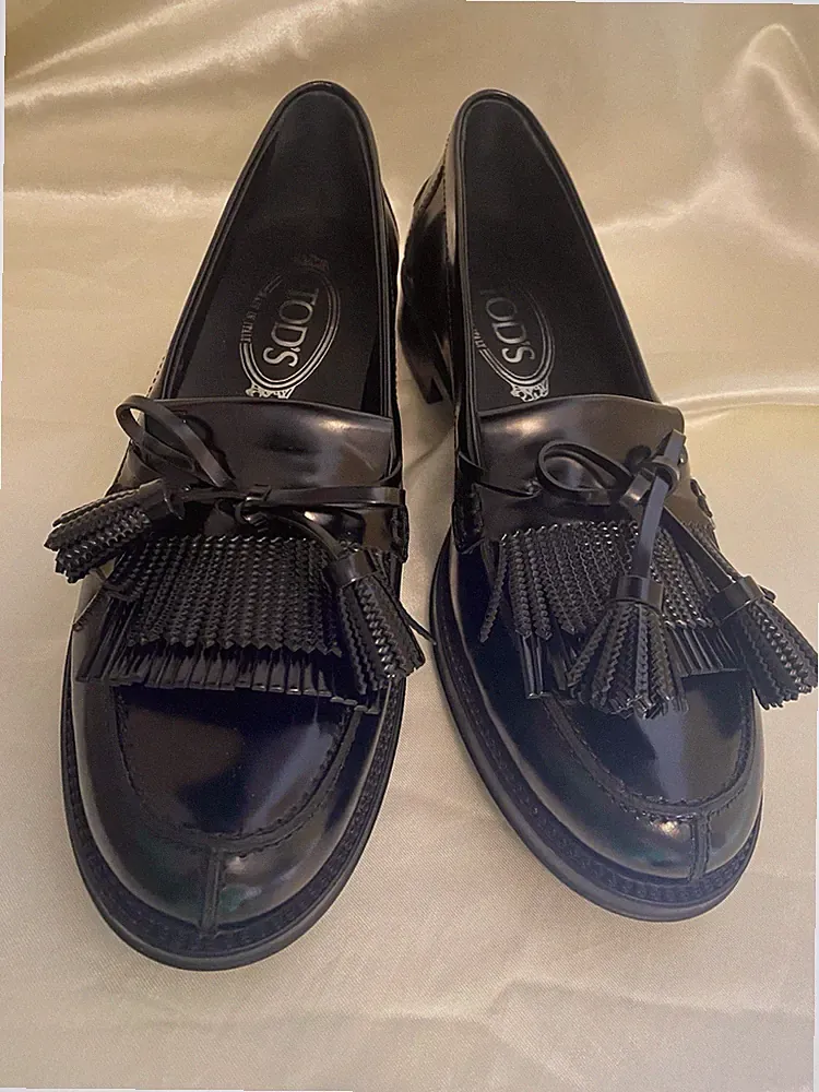 TOD’S Slipper / Loafer Leder mit Quasten & Fransen Schwarz Gr. 37,5 – Wie neu!