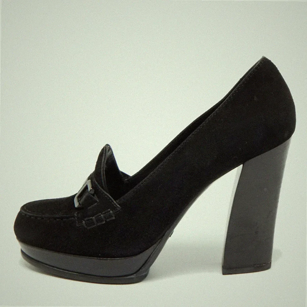 Tods Größe 37,5 schwarze Wildleder-Loafer-Pumps mit Blockabsatz