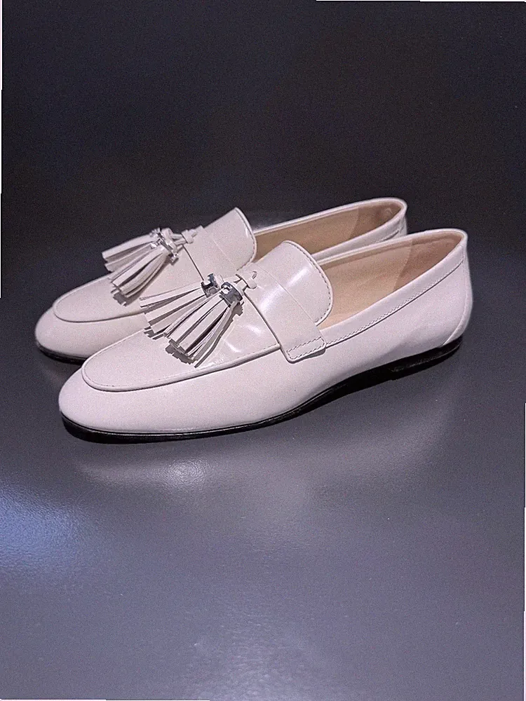 Tods Loafer Tassel Mokassins Creme Weiß Leder Tod’s Logo Silber 38