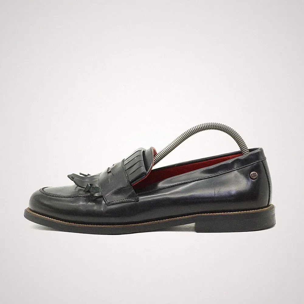 Tommy Hilfiger Damen Loafer EU 39 Quasten schwarz Low Top Fransen, Quasten, Logo