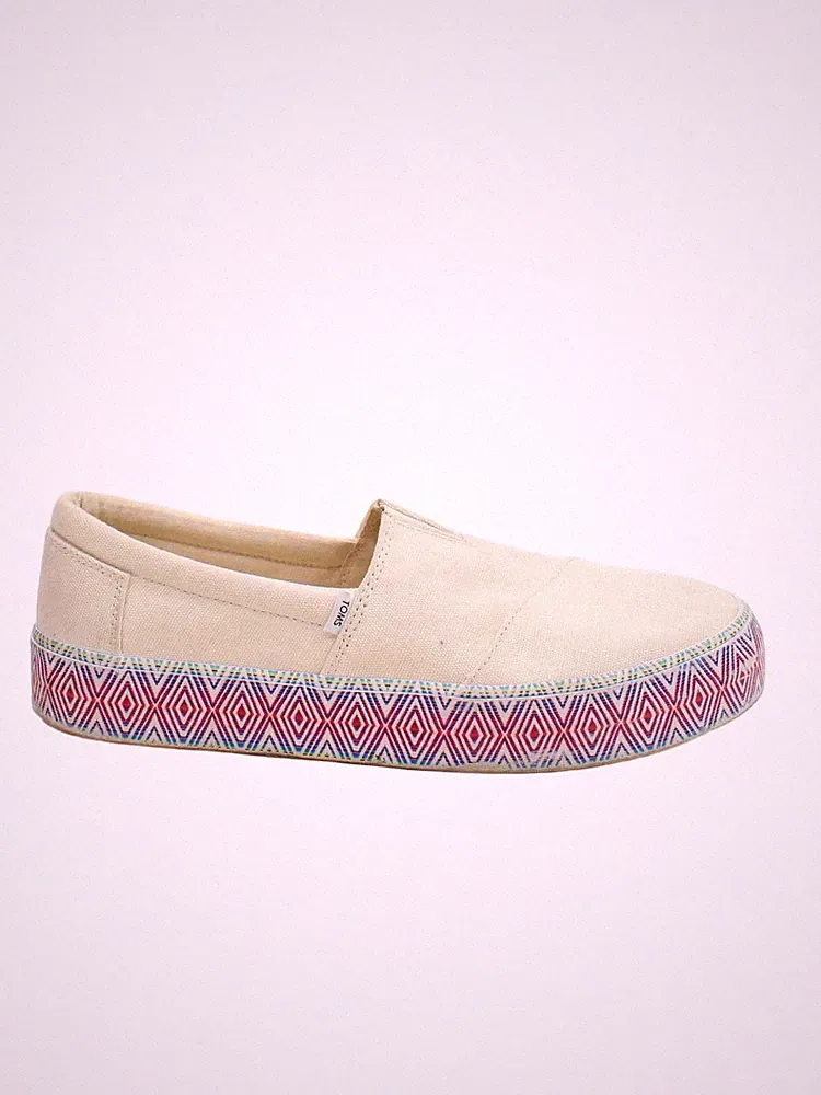 Toms flache Damenschuhe UK 7,5 cremefarben geometrisches Muster 100 % Baumwolle Loafer