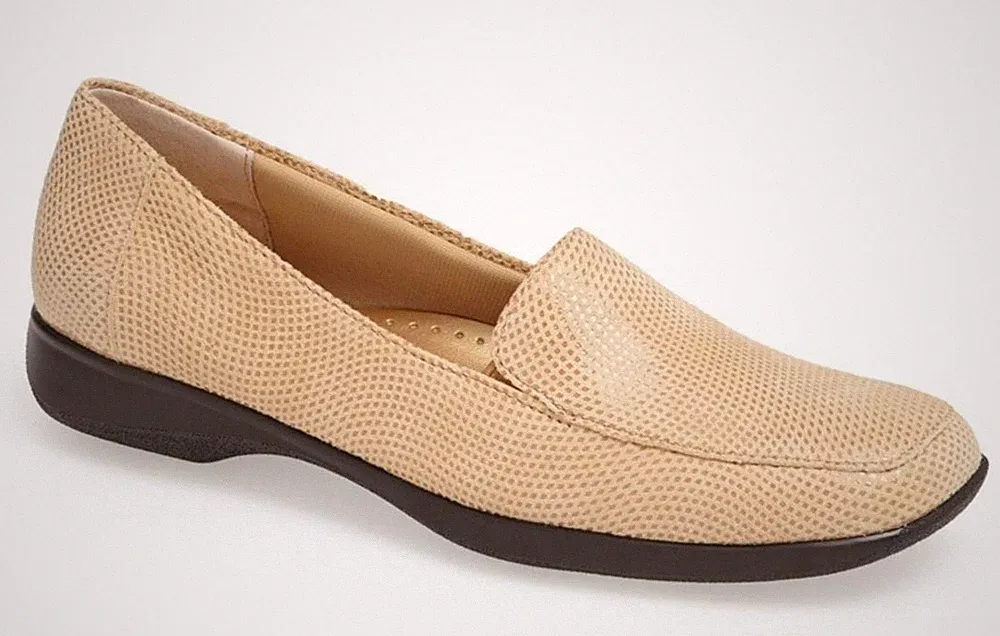 Trotters Jenn Mini Dots Damen-Halbschuhe UK 3,5 schmal nude US6 Leder eckige Zehenpartie