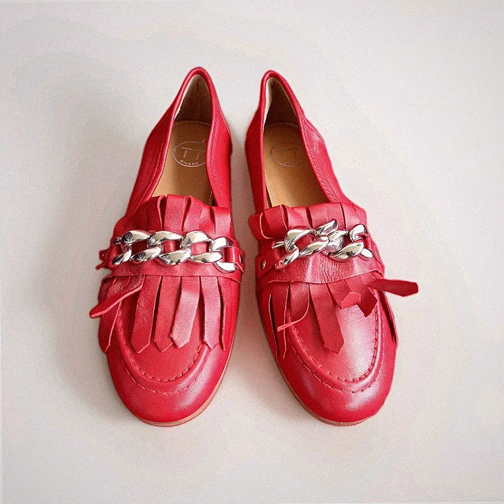 TT Milano rote Leder-Loafer silber Kettenakzent klassischen Slipper. Gr. 36